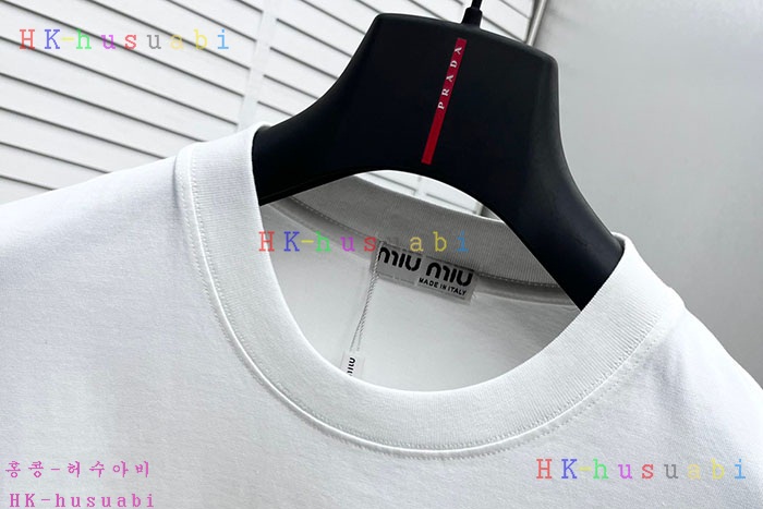 NEW 미우미우 반팔티 신상  M 5558254
