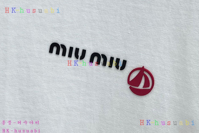 NEW 미우미우 반팔티 신상  M 5558254