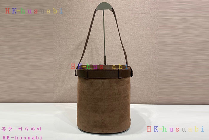 ★미러급★프라다 벨트 스웨이드 버클 버킷 백 1BE085-7