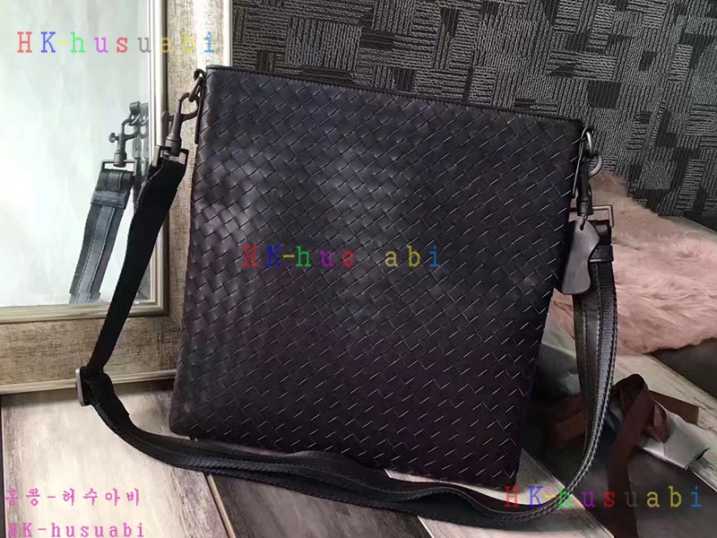 ★정품가죽사용★NEW보테가베네타 신상 크로스백V65301
