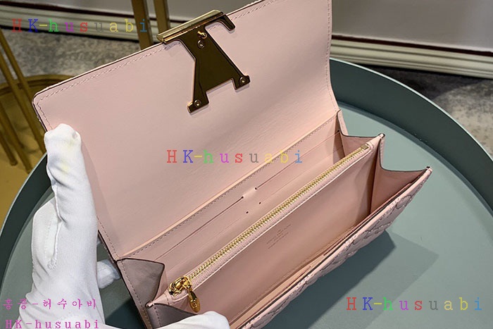 ★미러급★ 루이비통 카푸신 롱 월릿 M68590