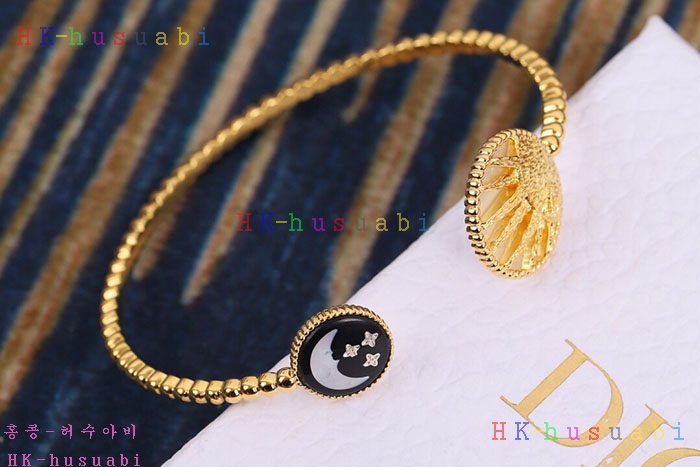 NEW 디올 팔찌 신상 D 388901