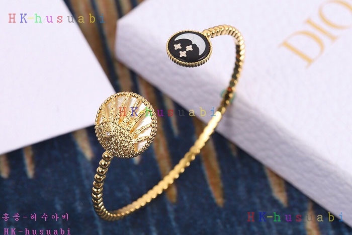 NEW 디올 팔찌 신상 D 388901