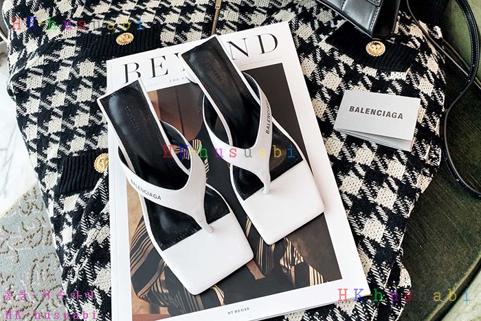 NEW 발렌시아가 신발 신상 B 2501110