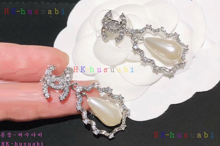 NEW 샤넬 귀걸이 신상 C 557316
