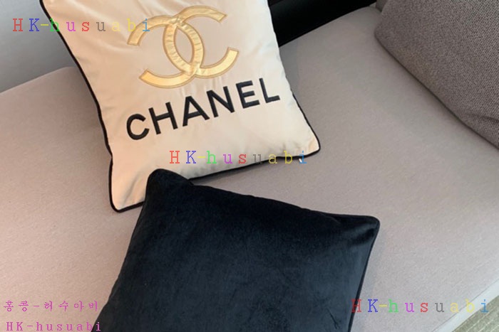 NEW 샤넬 쿠션 신상 CH 574770