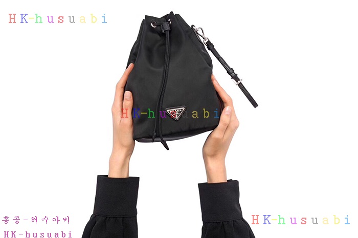 ★미러급★ 프라다 로고 버킷백 1NE369