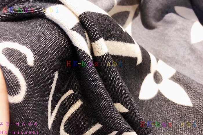 NEW 루이비통 스카프 신상 L 572220（색상랜덤）