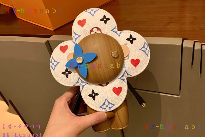 NEW 루이비통 백참 신상 LV 1427712