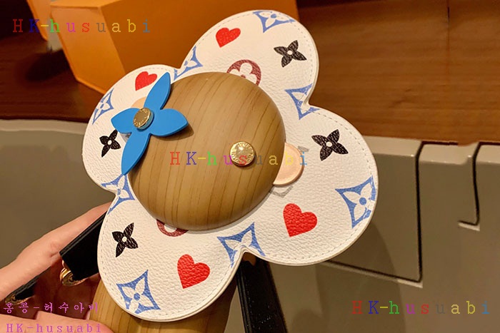 NEW 루이비통 백참 신상 LV 1427712