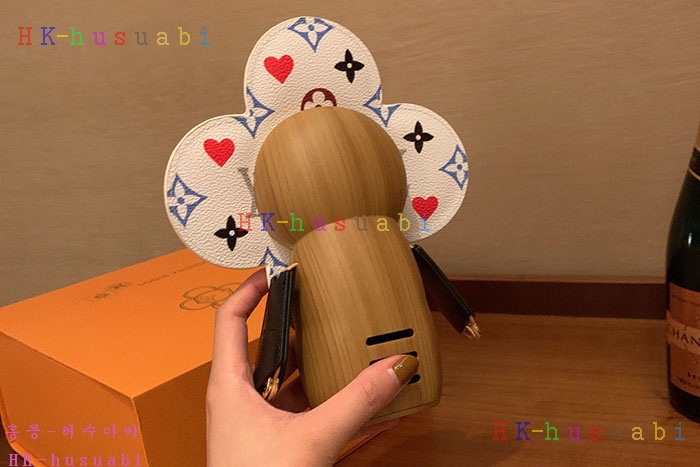 NEW 루이비통 백참 신상 LV 1427712