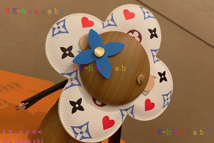 NEW 루이비통 백참 신상 LV 1427712