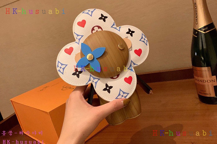 NEW 루이비통 백참 신상 LV 1427712