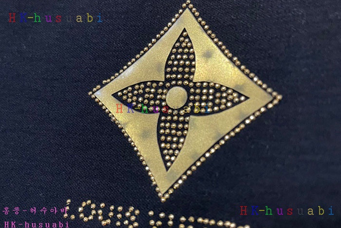 NEW 루이비통 반팔티 신상 LV 673369