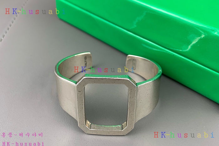 NEW 보테가베네타 팔찌 신상 BV 67550