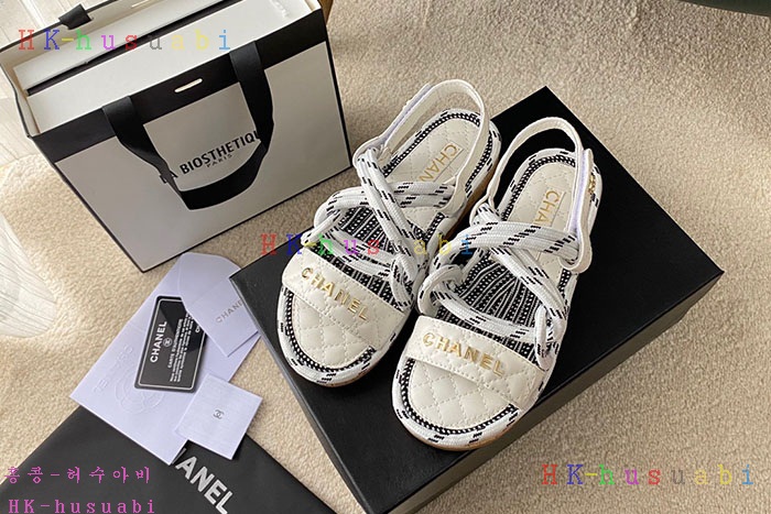 NEW 샤넬  샌들 신상 C 557284