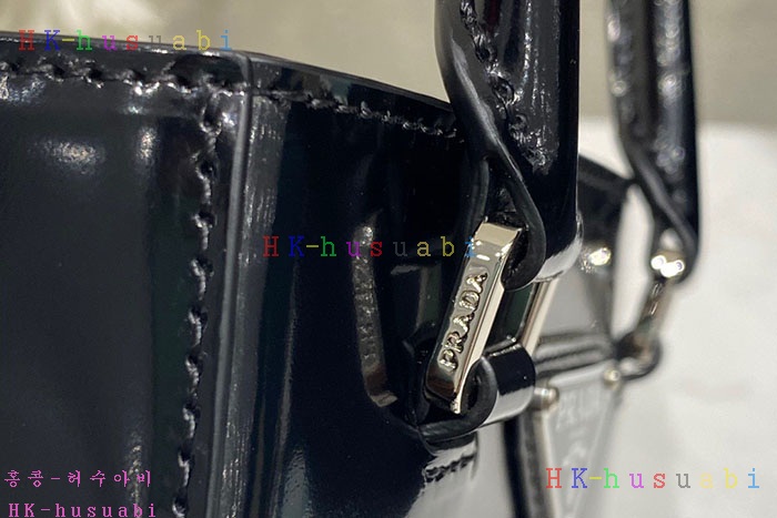 ★미러급★프라다 브러시드 미니 토트백 1BA331