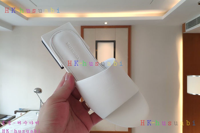 NEW 발렌시아가 슬리퍼 신상 B 9358110