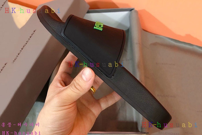 NEW발렌시아가 슬리퍼 신상 B 858221
