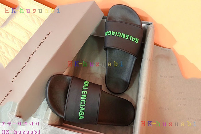 NEW발렌시아가 슬리퍼 신상 B 858221
