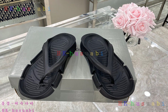 NEW 발렌시아가 슬리퍼 신상 B 889651