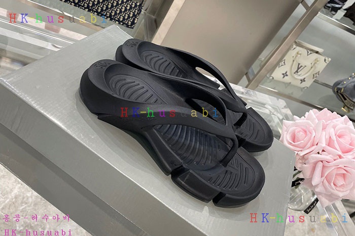 NEW 발렌시아가 슬리퍼 신상 B 889651