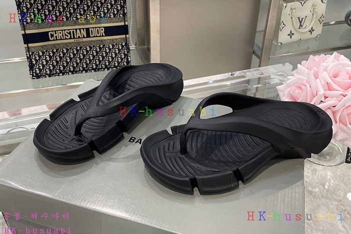 NEW 발렌시아가 슬리퍼 신상 B 889651