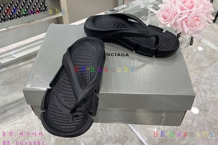 NEW 발렌시아가 슬리퍼 신상 B 889651