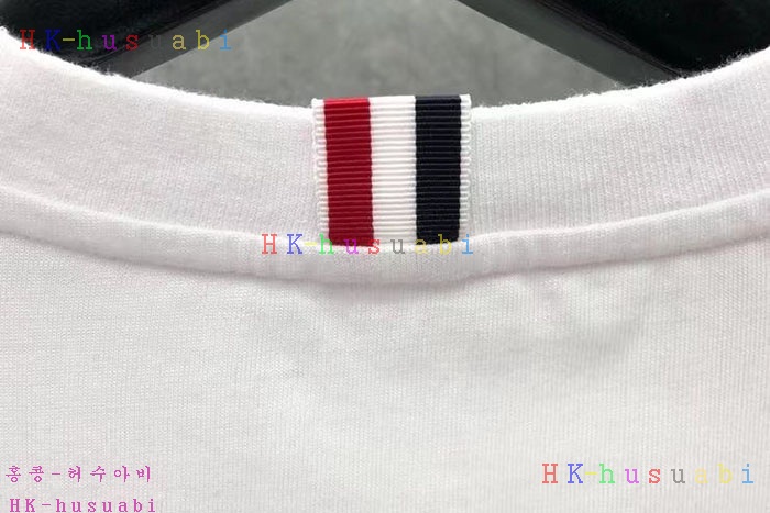NEW 톰브라운 반팔티 신상 TB 2433317