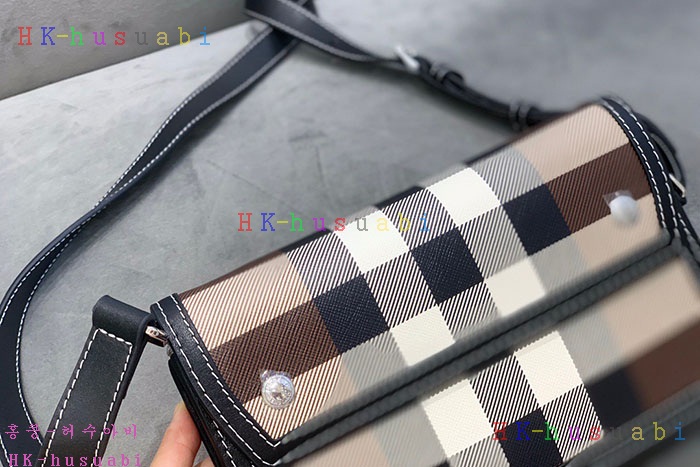 ★미러급★버버리 체크 크로스 BB 666850