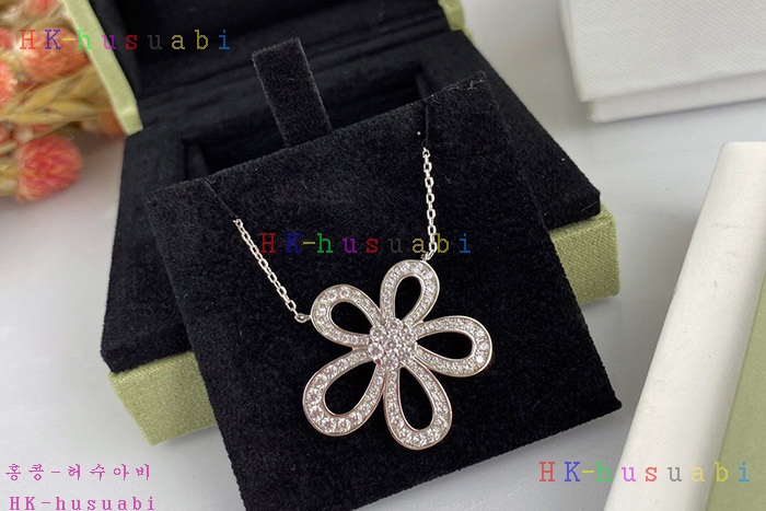 NEW 반클리에 앤 아펠 목걸이  V 655511
