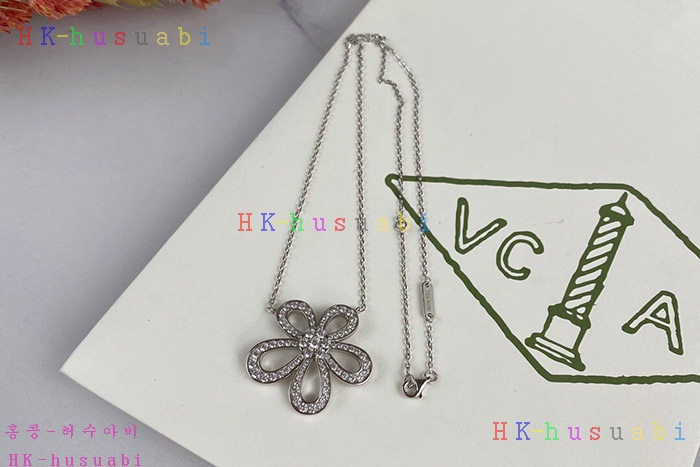 NEW 반클리에 앤 아펠 목걸이  V 655511