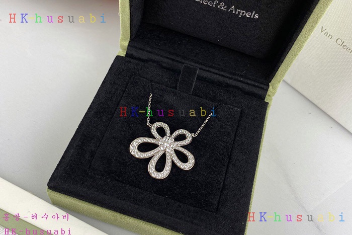 NEW 반클리에 앤 아펠 목걸이  V 655511