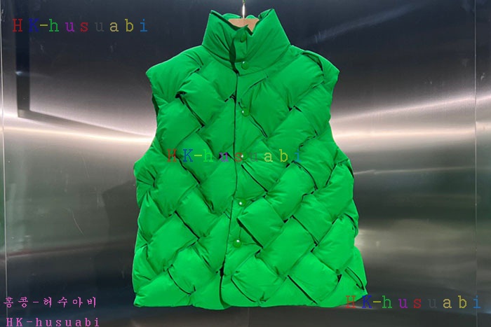 NEW 보테가베네타 패딩조끼 신상 BV 114200