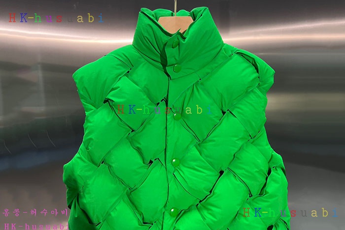 NEW 보테가베네타 패딩조끼 신상 BV 114200