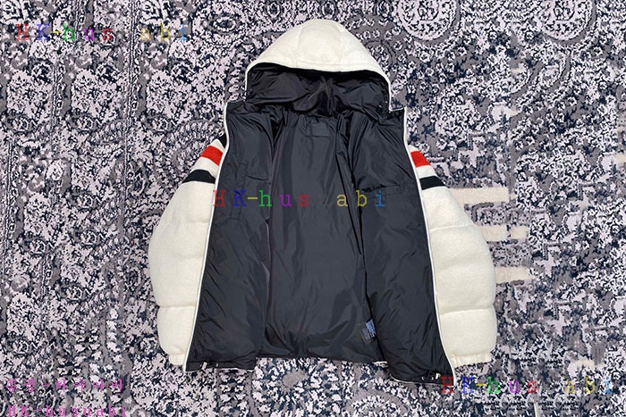 NEW 프라다 상의 신상  P 3352505