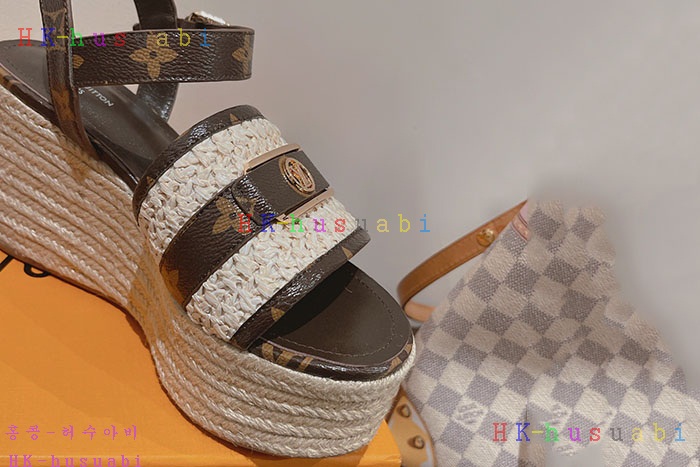 NEW 루이비통 샌들 신상 LV 7240011