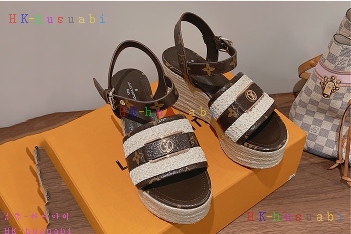 NEW 루이비통 샌들 신상 LV 7240011