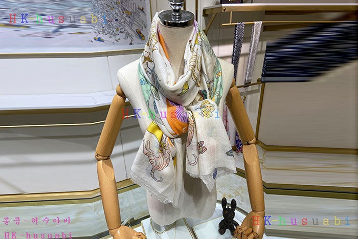NEW 에르메스 스카프 신상 H 722402