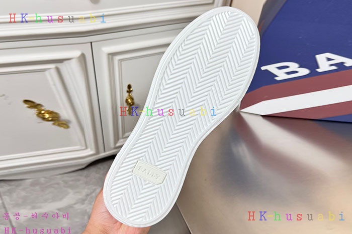 NEW 발리 스니커즈 신상 B 92404