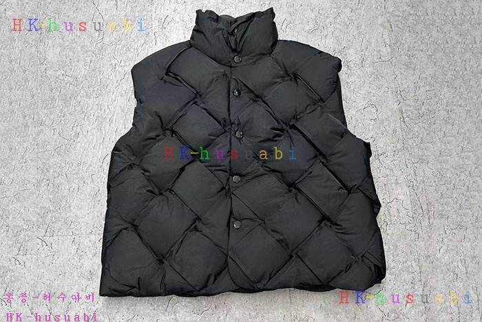 NEW 보테가베네타 패딩조끼 신상 BV 825011