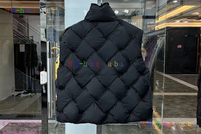 NEW 보테가베네타 패딩조끼 신상 BV 825011