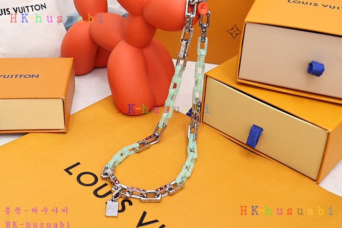 NEW 루이비통 목걸이 신상  LV 824449