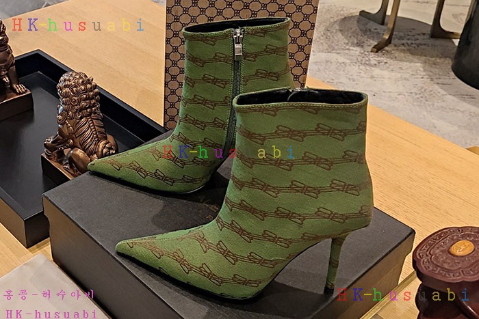 NEW 발렌시아가 신발 신상 B 72239902