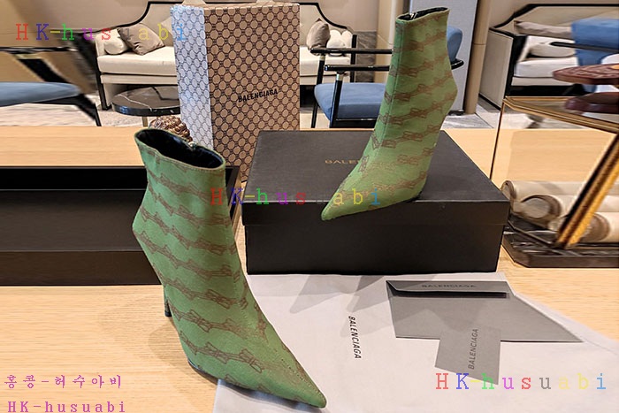 NEW 발렌시아가 신발 신상 B 72239902