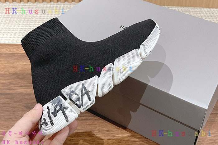 NEW 발렌시아가 신발 신상 C 857001