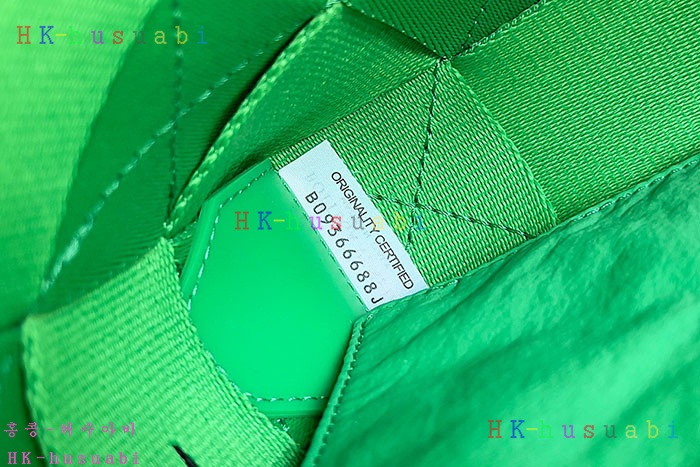 ★미러급★보테가베네타 위빙 카세트백 680514-4
