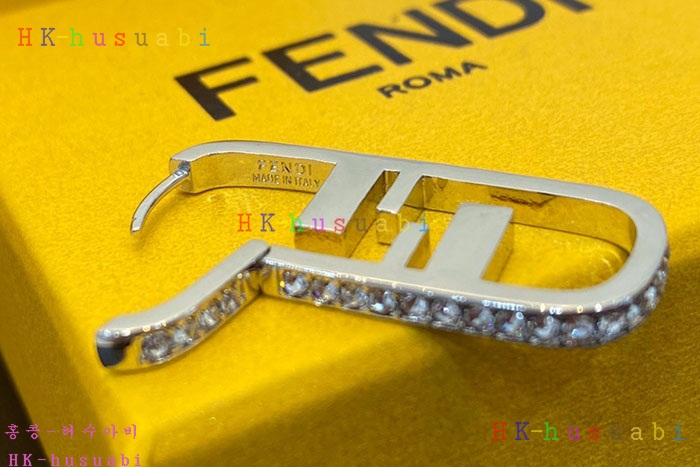 NEW 펜디 귀걸이 신상 FD 968226
