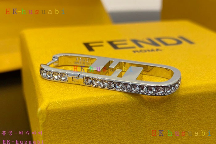 NEW 펜디 귀걸이 신상 FD 968226