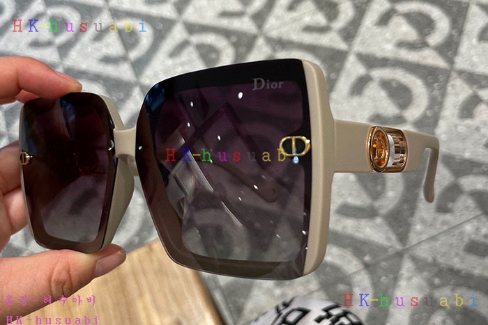 NEW 디올 선글라스 신상 DR 582212